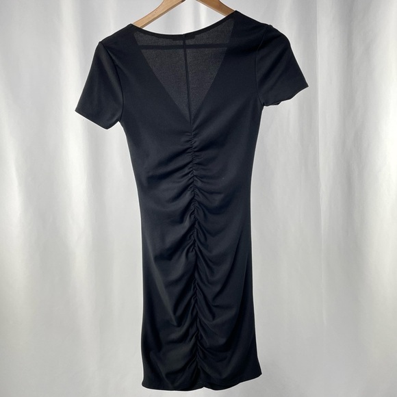 Zara Short Sleeve V Neck Ruched Bodycon Dress in Black Size Medium - Picture 6 of 9